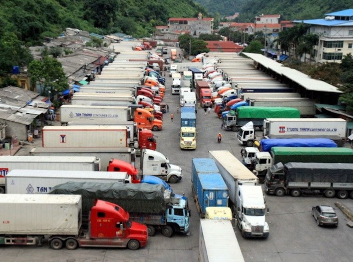 Phí vận chuyển Trung Việt tăng cao do tắc biên? Phí vận chuyển Trung Việt tăng cao do tắc biên?