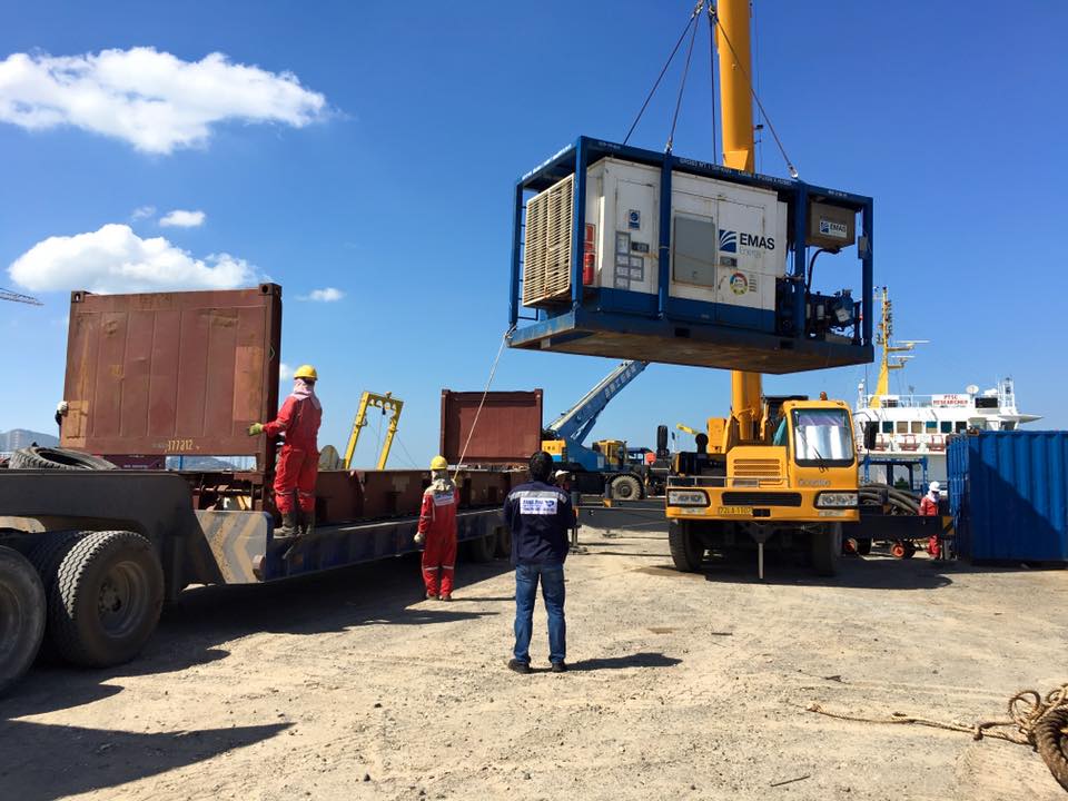Máy Móc Cũ Từ Trung Quốc Có Được Phép Nhập Khẩu Không? Hướng Dẫn Chi Tiết Từ Ship Trung Việt